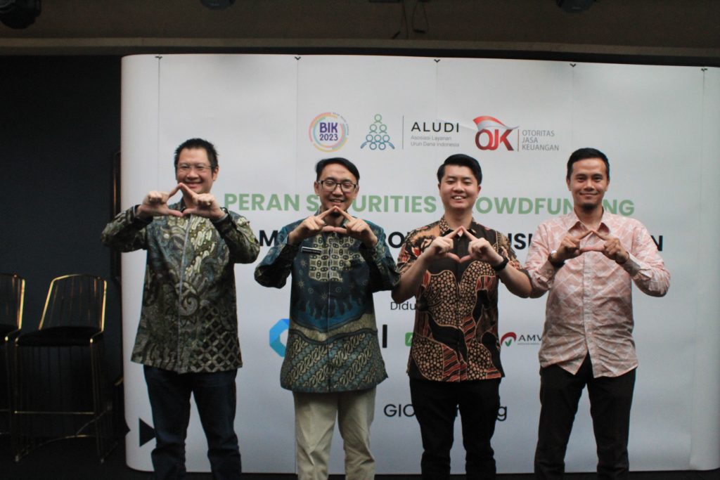 CEO Danamart Patrick Gunadi (kiri), securities crowdfunding sebagai investasi terjangkau dan inklusif yang menyediakan pilihan untuk investasi berisiko moderat dan tinggi.